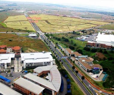 An aerial view of the 43 hectare track of prime land in Samrand that Growthpoint Properties have acquired and will jointly develop with the Cavaleros Group.
