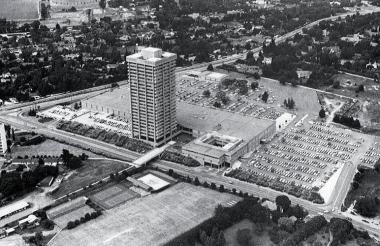 The catalyst for Sandton’s dramatic growth was Sandton City shopping centre, which opened in 1973.