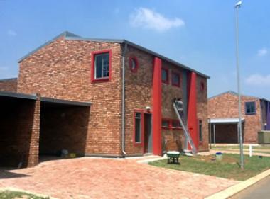 Windmill Park Project in Boksburg an affordable housing estate which caters for a wide spectrum of the housing market was launched on 28 February by FNB Commercial Property Finance (CPF) alongside partners Kiron Projects. 