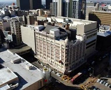 Lonrho is turning the historic former Stuttafords Department Store building in the Johannesburg Central Business District into the easyHotel Rissik Street.