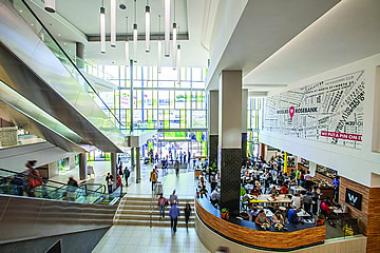 Rental rates in higher quality super-regional malls are likely to maintain current levels, while moderate declines are forecast in smaller malls in peripheral areas.